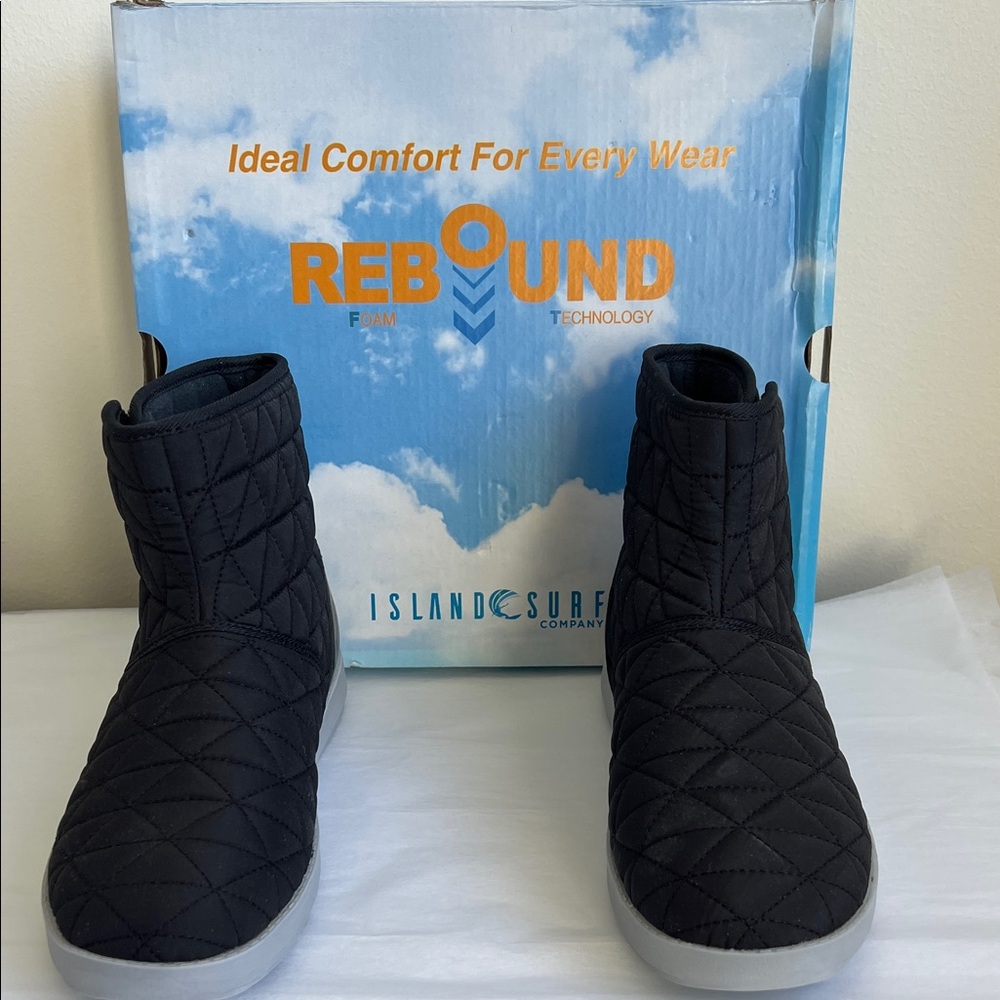 Ladies Island Surf Company black quilted boots